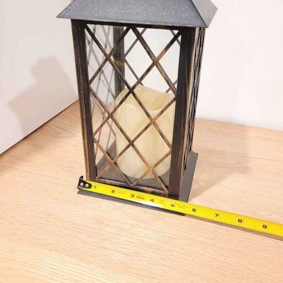 large lantern with battery operated candle - Picture 3 of 8